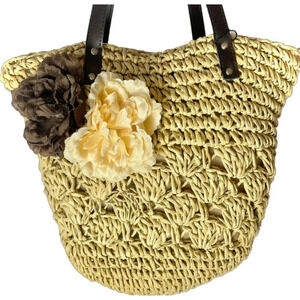 Charlie Paige Paper Straw Bag Size Large with two beautiful decretive fl…